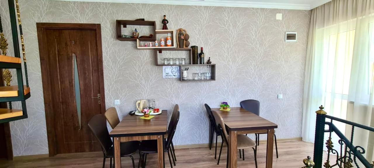 Kazbegi Inn Екстериор снимка