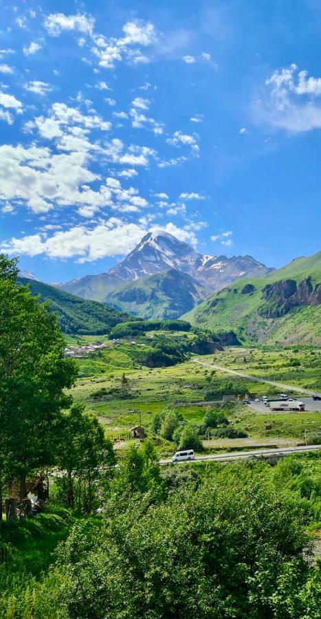 Kazbegi Inn Екстериор снимка
