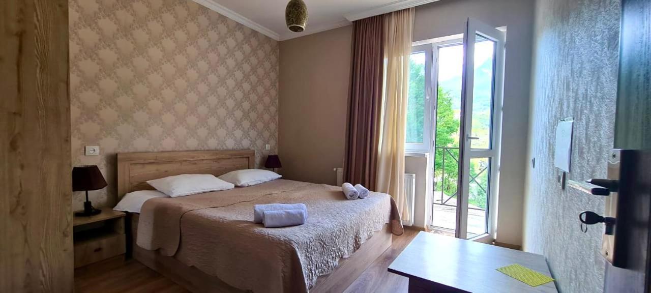 Kazbegi Inn Екстериор снимка