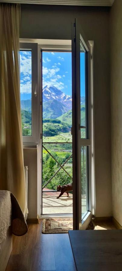 Kazbegi Inn Екстериор снимка