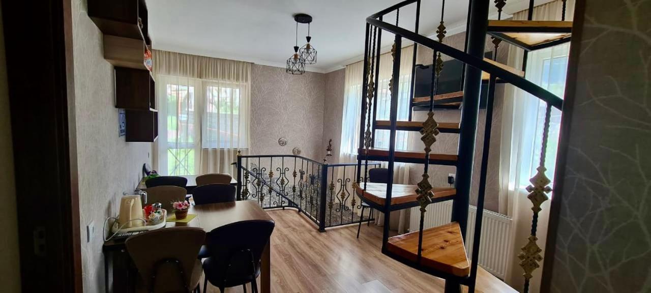 Kazbegi Inn Екстериор снимка