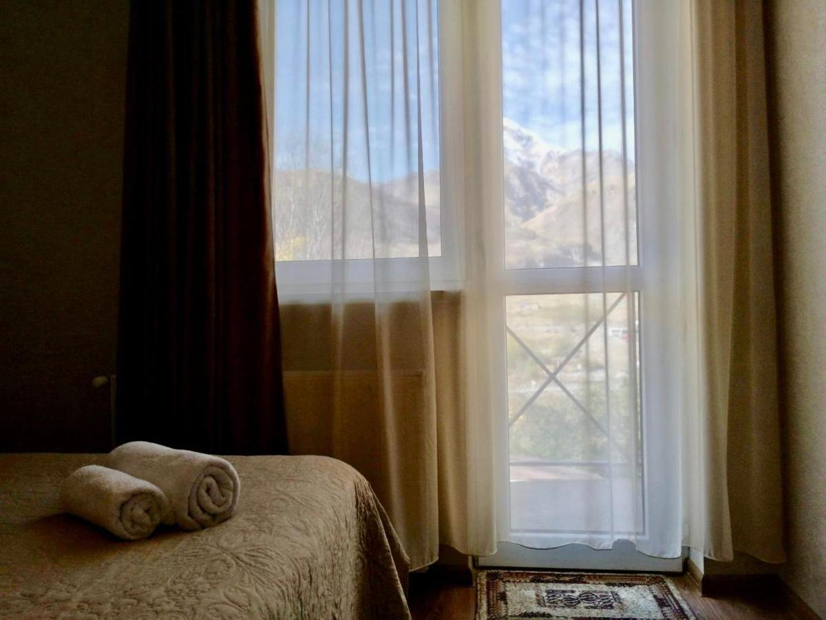 Kazbegi Inn Екстериор снимка